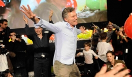 Macri baila en la cubierta del Titanic Macri baila en la cubierta del Titanic