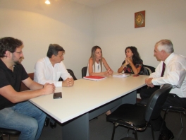 AGMER se presentó a la Defensoría General por las escuelas fumigadas AGMER se presentó a la Defensoría General por las escuelas fumigadas