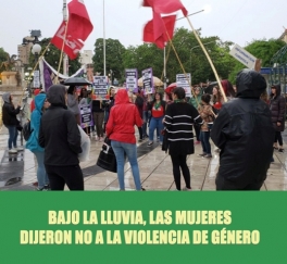 Bajo una persistente lluvia, Paraná marchó para reclamar “Que el grito sea uno: ¡Vivas y libres nos queremos!” Bajo una persistente lluvia, Paraná marchó para reclamar “Que el grito sea uno: ¡Vivas y libres nos queremos!”