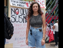 Nadia Burgos participa en las masivas manifestaciones en Perú