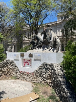 La puesta en valor de la Plaza Carb como oportunidad para revalorizar a Ricardo Lpez Jordn en la historia entrerriana