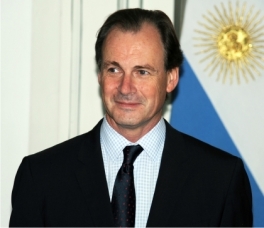 Gustavo Bordet anunci el inicio del pago a estatales y docentes