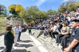 Ante jvenes entrerrianos, Bordet y Bahl llamaron a defender la democracia y la educacin pblica