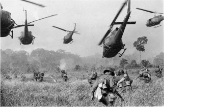 Llegan a Vietnam las primeras tropas yanquis