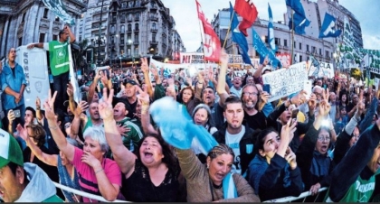 Bronca por los tarifazos de Macri: Masiva marcha contra los aumentos en los servicios públicos