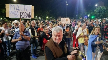 Cuarto viernes de protesta en las esquinas contra el brutal tarifazo del gobierno de Macri