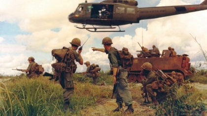 Llegan a Vietnam las primeras tropas yanquis