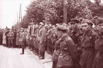 La Alemania Nazi invade Polonia, dando inicio a la Segunda Guerra Mundial