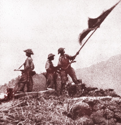 En Dien Bien Phu se rinden las tropas invasoras y acaba la dominación colonial francesa