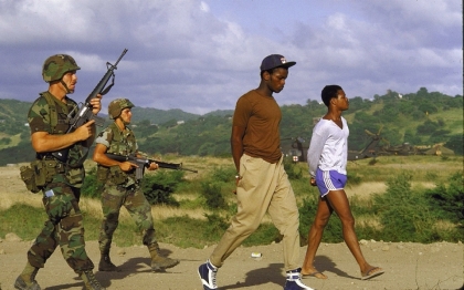 Estados Unidos invade la Isla de Grenada