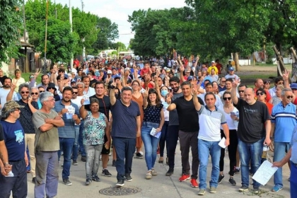 Carolina Gaillard y Martn Oliva cerraron la campaa del FDT con una multitudinaria caminata