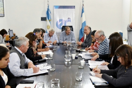 El gobierno provincial aument la oferta a los estatales y propuso incrementar las asignaciones familiares