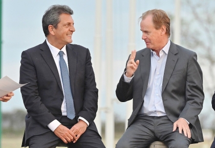 Gustavo Bordet y Sergio Massa pusieron en marcha beneficios para productores avcolas y porcinos