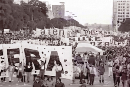 Se realiza la imponente Marcha Blanca, que rene a miles de docentes de todo el pas
