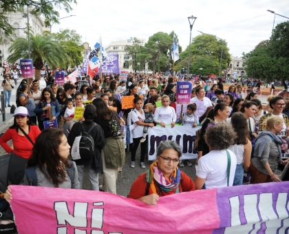 Masiva marcha de mujeres en Paran: Unidas contra la derecha porque vienen a quitarles derechos