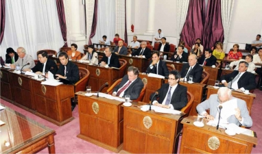 Con la cantinela de las corporaciones, Senadores provinciales cargan contra Clarín y Lanata Con la cantinela de las corporaciones, Senadores provinciales cargan contra Clarín y Lanata