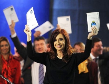 La Presidenta reabrió nuevamente el debate para reformar la Constitución La Presidenta reabrió nuevamente el debate para reformar la Constitución