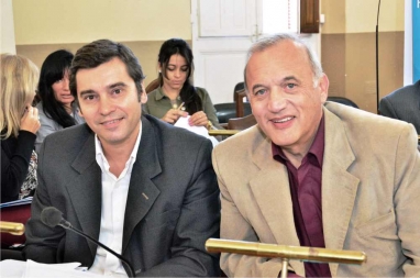 Los concejales Rettore y Haddad exigen al oficialismo que se debatan los proyectos de la oposición en Paraná Los concejales Rettore y Haddad exigen al oficialismo que se debatan los proyectos de la oposición en Paraná