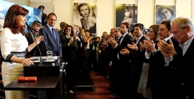 Maldades de Cristina: Sergio Urribarri a la segunda fila Maldades de Cristina: Sergio Urribarri a la segunda fila