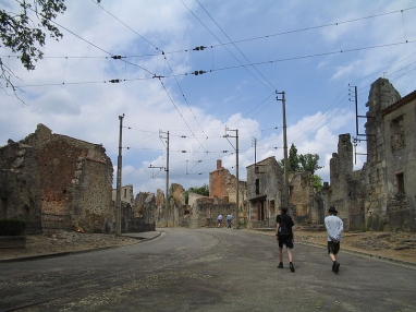 Un caso de atrocidad nazi: Matanza de Oradour-sur-Glane Un caso de atrocidad nazi: Matanza de Oradour-sur-Glane