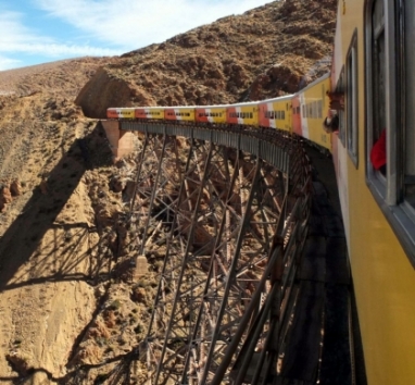 Juan Perón inaugura el tren trasandino del norte luego llamado tren de las nubes Juan Perón inaugura el tren trasandino del norte luego llamado tren de las nubes