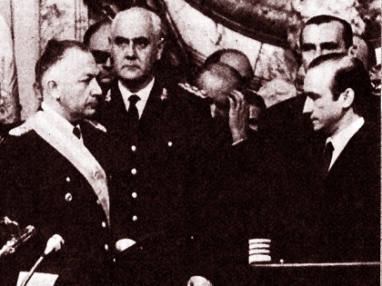 Las Fuerzas Armadas destituyen al general Levingston como presidente de facto