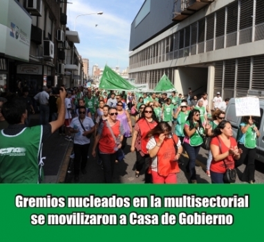 Trabajadores marcharon en Paraná contra el ajuste neoliberal macrista Trabajadores marcharon en Paraná contra el ajuste neoliberal macrista