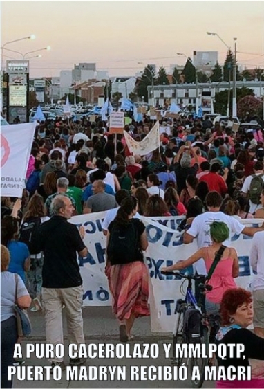 En Puerto Madryn, Mauricio Macri fue escrachado e insultado en la cara En Puerto Madryn, Mauricio Macri fue escrachado e insultado en la cara