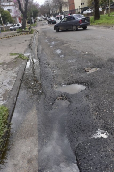 Se agrava el mal estado de la trama vial por la falta de bacheo y mantenimiento Se agrava el mal estado de la trama vial por la falta de bacheo y mantenimiento