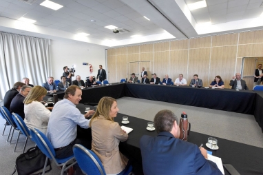 Gustavo Bordet conformó una agenda de trabajo con los intendentes de Cambiemos Gustavo Bordet conformó una agenda de trabajo con los intendentes de Cambiemos