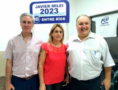 Referentes de Javier Milei hicieron escala en el departamento Colón