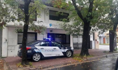 En Enacom Entre Ríos empezaron los despidos de trabajadores y la Policía impide el ingreso a las oficinas