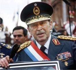 En Paraguay, es depuesto por un golpe el dictador Alfredo Stroessner