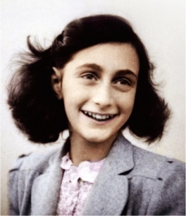 Ana Frank y su familia son detenidas en el escondite de la casa de atrás