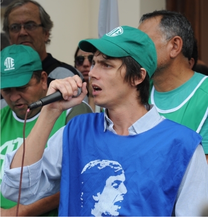 Esteban Olarán sostiene que más del 70% de los trabajadores del Estado está debajo de la línea de pobreza
