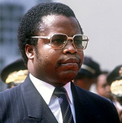 En Liberia, Samuel Doe da un golpe de estado, acabando con 130 años de democracia