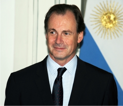 Gustavo Bordet concluye su segundo mandato con un 60 por ciento de imagen positiva