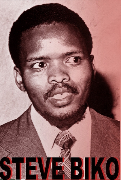 Steve Biko, el militante negro anti apartheid, es asesinado en Sudáfrica
