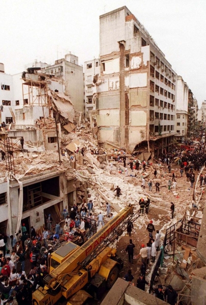 Memoria para exigir justicia: se cumplen 26 años del atentado a la AMIA