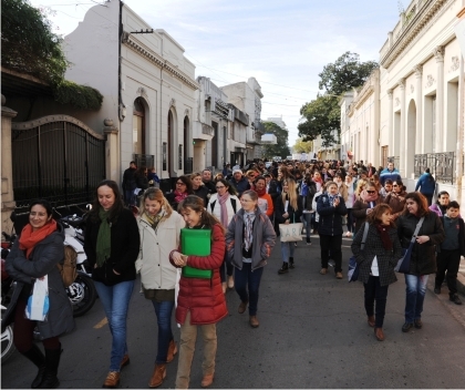 Docentes se movilizaron en Paraná: denunciaron persecución laboral y sindical y pidieron reabrir la discusión salarial