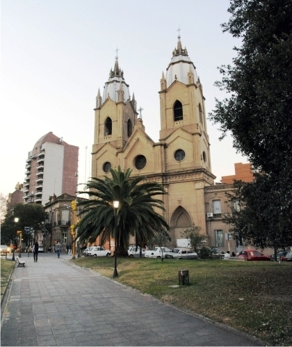La iglesia San Miguel de Paraná cumple años