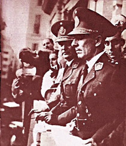 Dimite el general Ramírez, tras una reunión militar del GOU, y Edelmiro Farrell se hace cargo del poder