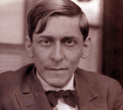 JosÃ© Carlos MariÃ¡tegui regresa al PerÃº, despuÃ©s de tres aÃ±os de exilio por sus crÃ­ticas al gobierno