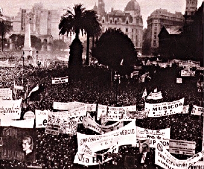 Atentado en la Plaza de Mayo contra manifestación popular de trabajadores