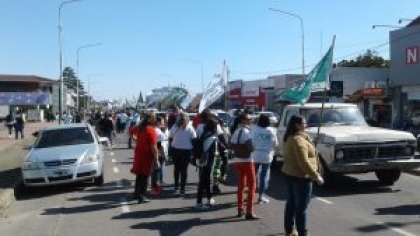 Movilización en Paraná en defensa de los trabajadores de Plaza VEA