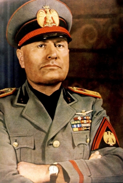 Un comando alemán de las SS, al mando de Skorzeny, libera a Mussolini de su prisión