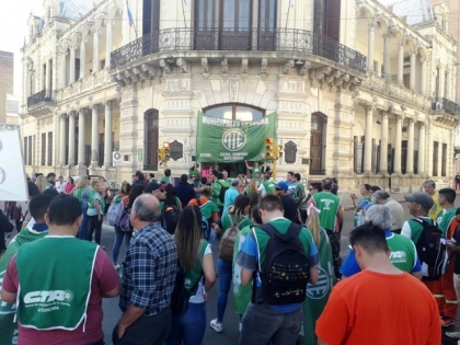 Empleados municipales nucleados en ATE resolvieron un paro y movilización en Paraná