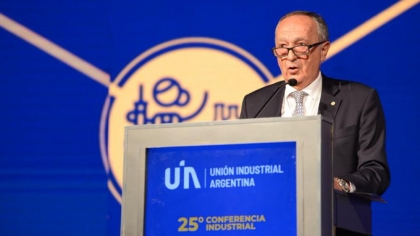 Industriales de la UIA aplaudieron a Alberto Fernández y mostraron desinterés por Macri