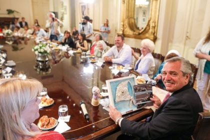 Alberto Fernández recibió a Estela de Carlotto, Taty Almeida y organismos de Derechos Humanos en Casa Rosada