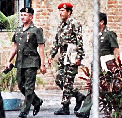 En Venezuela, fracasa un golpe de Estado conducido por Hugo Chávez Frías